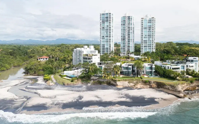 The Surf-point Condo by Acomodo Riomar