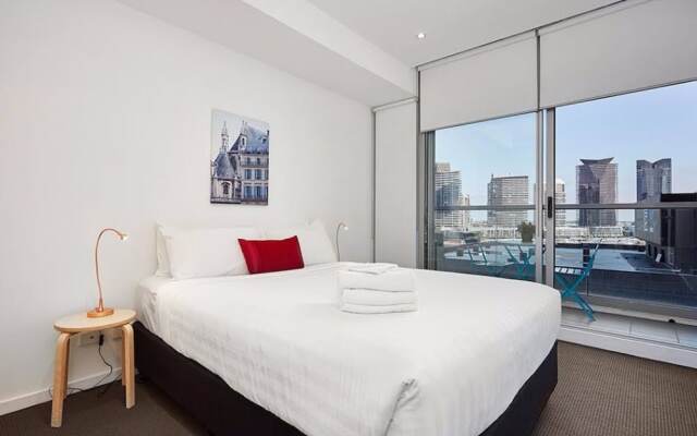 Melbourne Holiday Apartments at McCrae Docklands