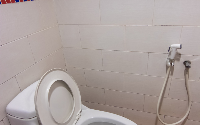 OYO 89891 1st Inn Hotel Subang (SJ15)