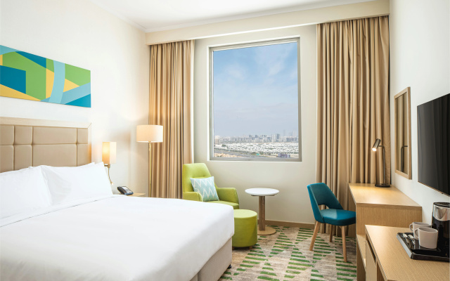 Holiday Inn Hotel & Suites Dubai Science Park by IHG - Image 2