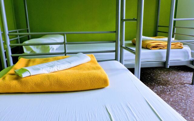 Onefam Les Corts Hostel