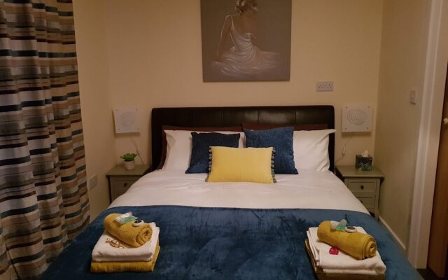 Cosy Apartment in Leeds Near Roundhay Park