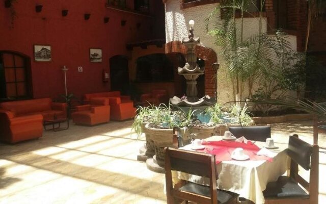 Hotel Villa Real Plaza