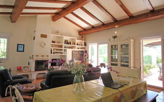Gorgeous Villa in Bagnols-en-Foret with Swimming Pool