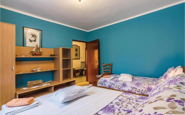 Two-Bedroom Apartment in Pula
