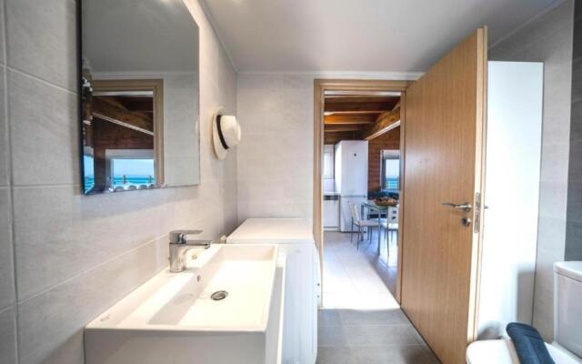 Terra Zeus - Wooden House Beachfront