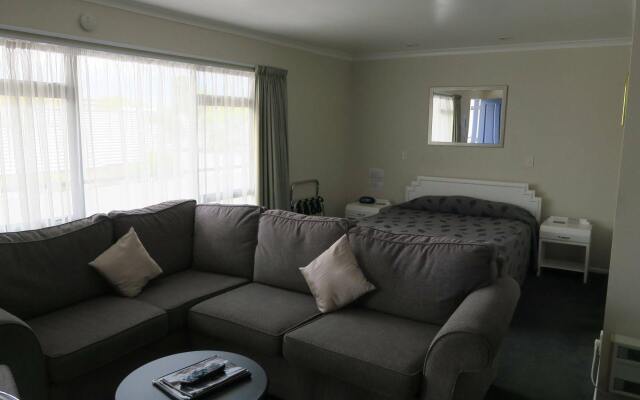 Shadzz Motel & Conference Centre