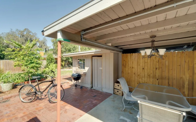 2 Mi to Riverwalk: Palmetto Gem w/ Fire Pit & BBQ