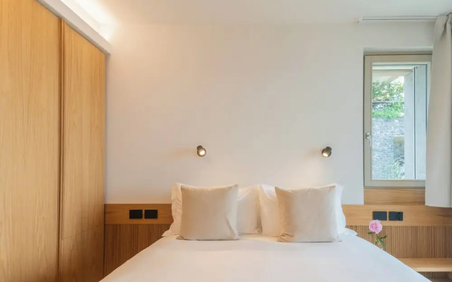 Pureview Luxury Suites, with breakfast & pool
