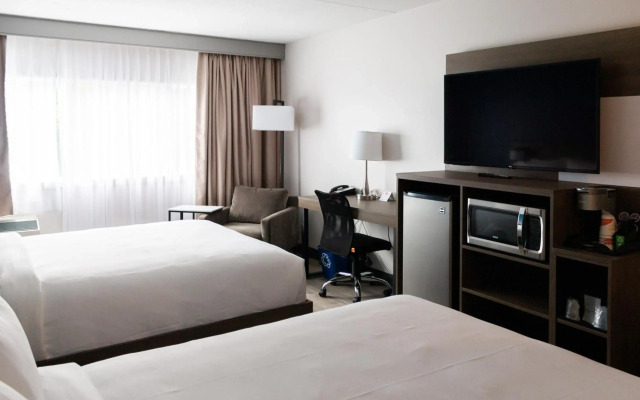 Comfort Suites Kingston Central