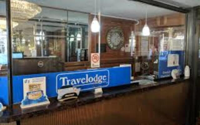 Travelodge by Wyndham Manhasset