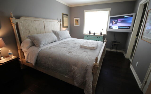 Blueberry Gate Bed & Breakfast