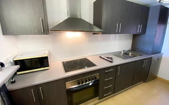 Luxury South Facing Groundfloor Apt