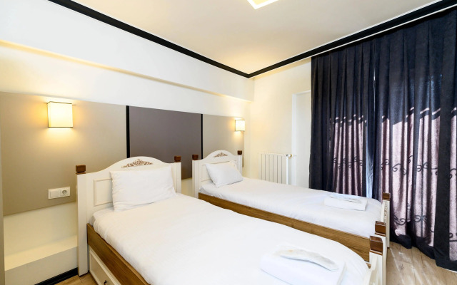 Global Suites Hotel