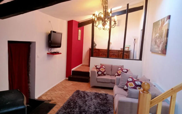 The Two Vines 2 Bed House in Chez Ravard