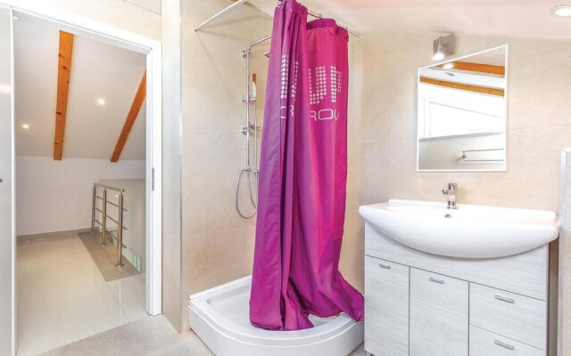 Nice Home in Crikvenica With Sauna, Wifi and 5 Bedrooms