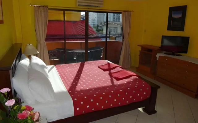 Robin’s Nest Guesthouse & Restaurant