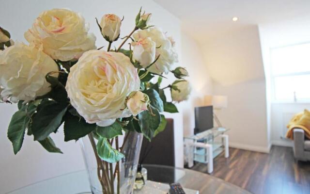 Sea front luxury apartment with sea views