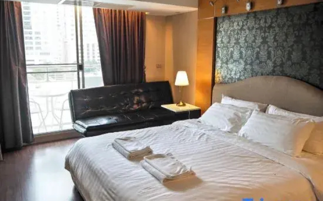 Luxurious 5-Bedroom Condo in Central Bangkok with Rooftop Pool