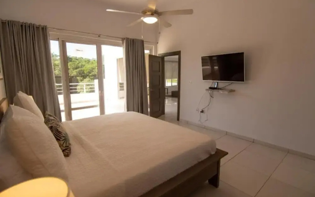 Private 3 Bedroom Villa Near Walking Trail