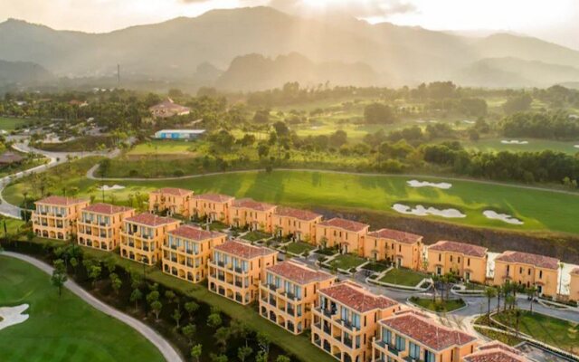 Wyndham Sky Lake Resort and Villas