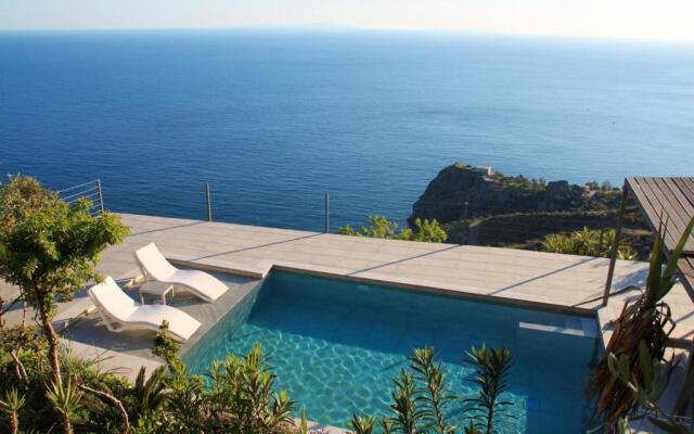Anemos 4 Seasons Luxury Villas
