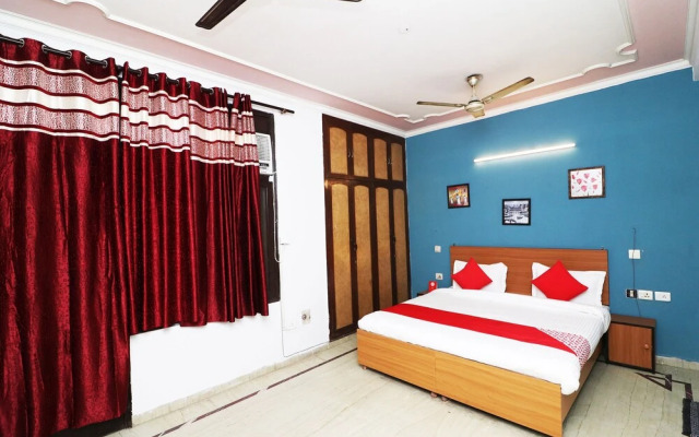 Oyo 42733 Silver Homes