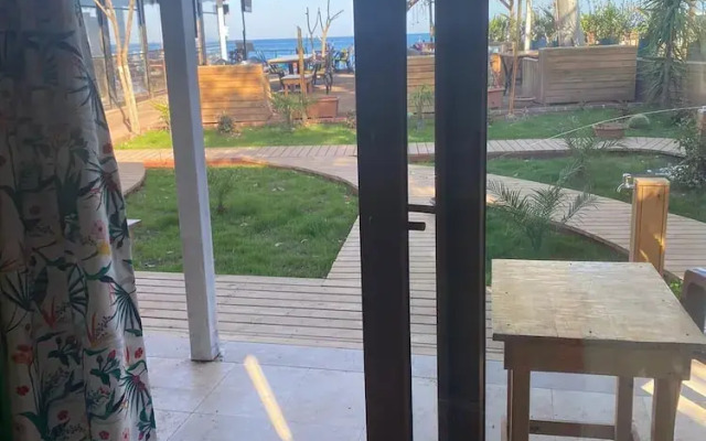Kara Kedi Beach Bungalow