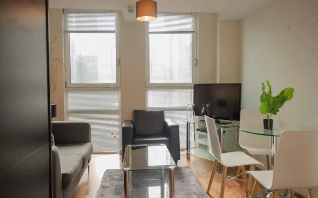 Moorgate Apartments by MySquare
