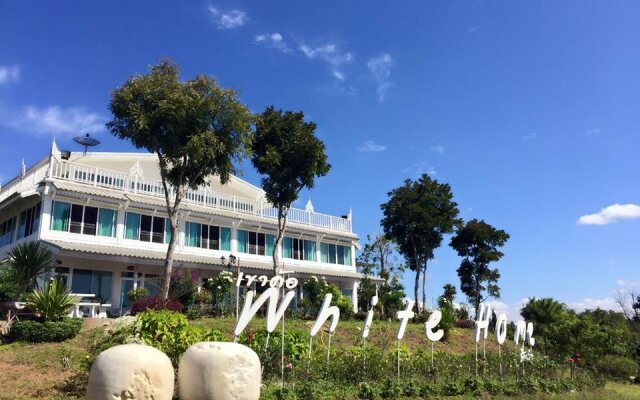 Khaokor Whitehome Resort