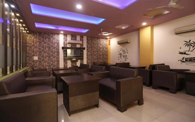 Hotel Maanya Palace by OYO Rooms