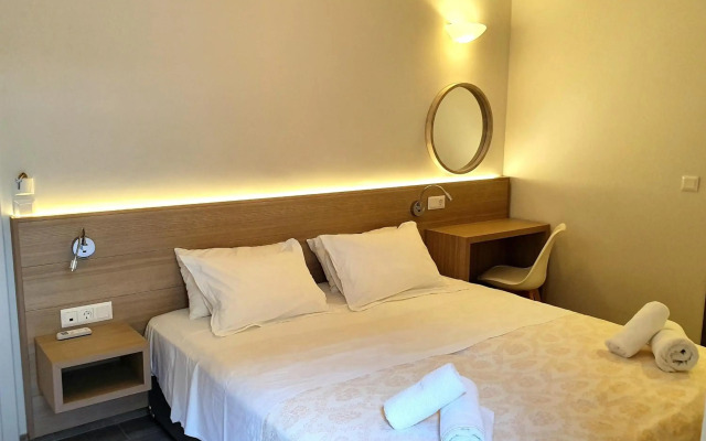 Caravel Apartment Hotel