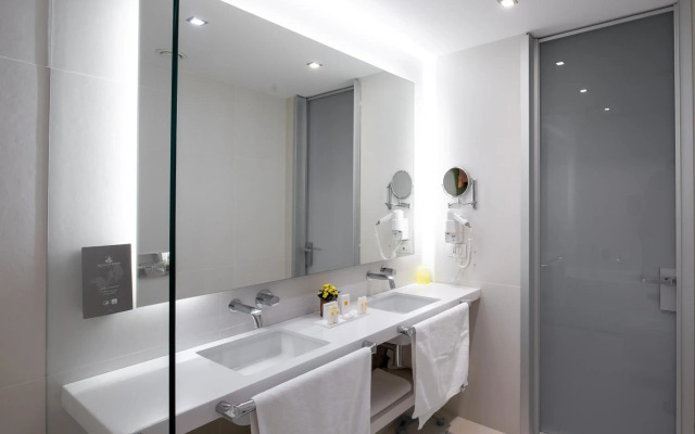 Best Western Plus Embassy Hotel