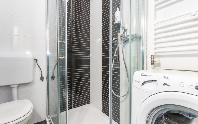 Amazing Apartment in Sibenik-brodarica With Wifi and 2 Bedrooms