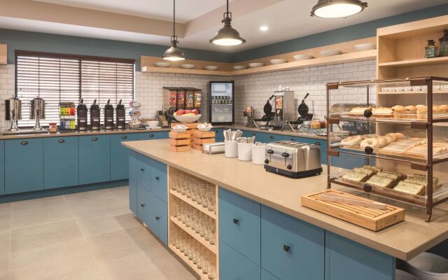 Country Inn & Suites by Radisson, Hoffman Estates, IL