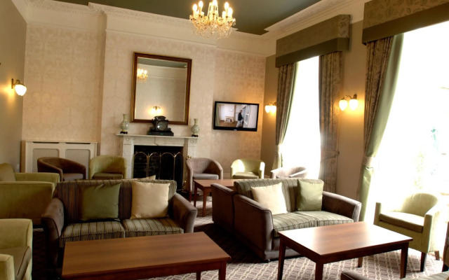 Lysses House Hotel