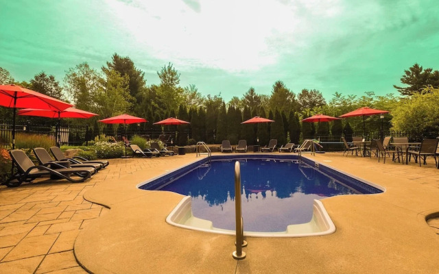 Champlain Condo 202