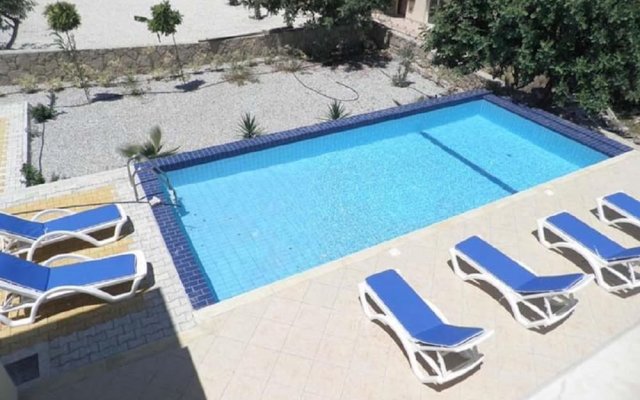 Sunny Villa, a Perfect Spacious Villa With Private Pool, Wifi & Ac in all Rooms
