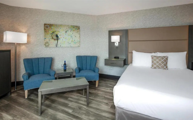 Coast Lonsdale Quay Hotel