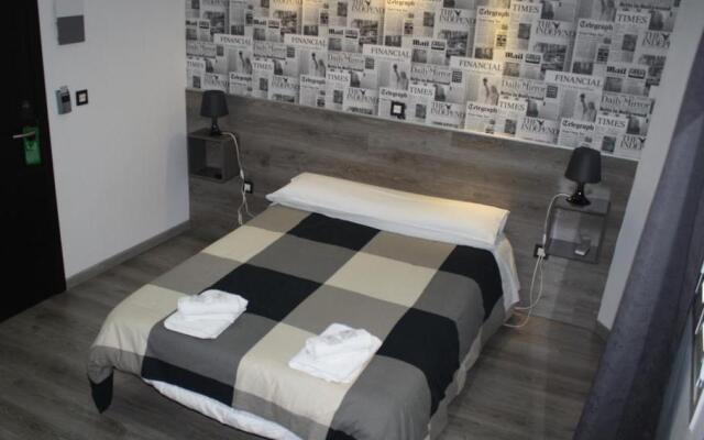 Hostal MH Fuencarral