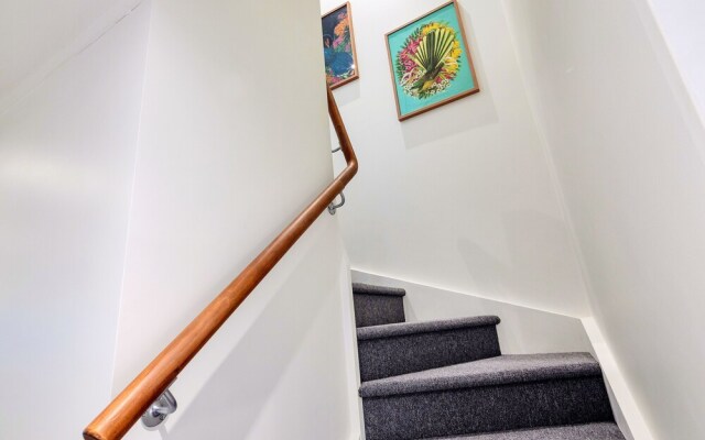 Chic 3 Bedroom City Central with Parking