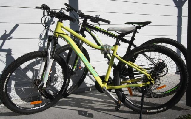 Lockwood Manor Motel