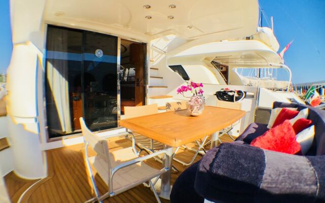 Easyacht Boat & Breakfast