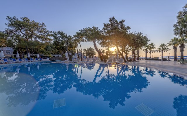 Loxia Comfort Resort Kemer