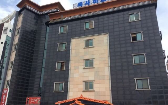 Seaside Hotel