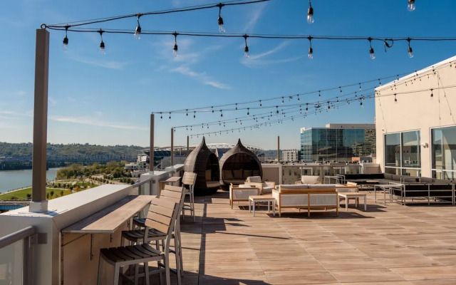 AC Hotel Cincinnati at The Banks