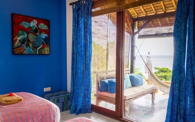 Aquamarine Beach Villas