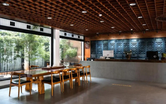 Lijiang Gemmer Hotel