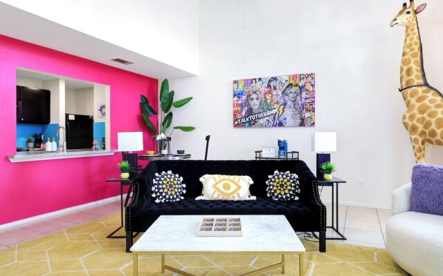 Graffiti and Glam Wonderland