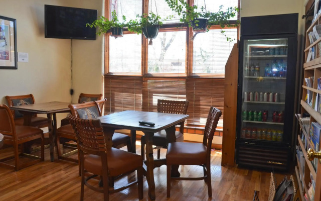 Inn on the Alameda